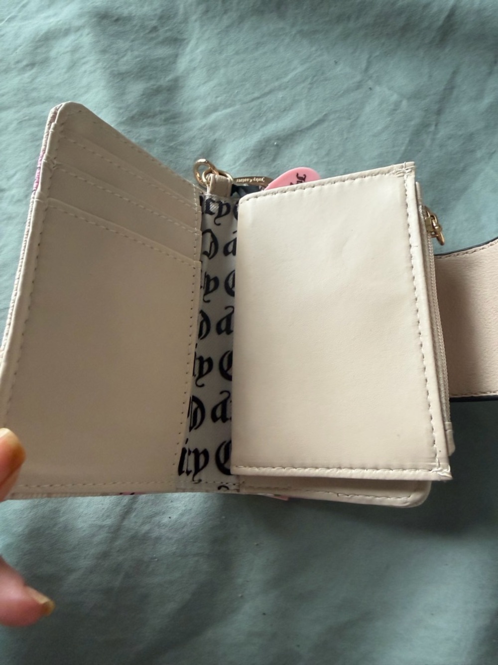 Juicy Couture Pink & Cream Strawberry Print Wallet NWT - Picture 5 of 9